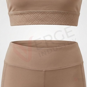 Ensemble de yoga 2 pièces pour femme : haut court côtelé beige à col rond et legging taille haute longueur mollet - Product Image 5