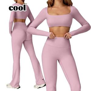 Ensemble de sport pour femme, haut court à manches longues à col carré et pantalon évasé, tenue de sport 2 pièces - Product Image 1