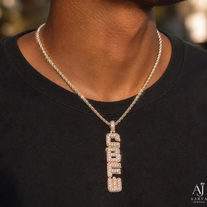 Colgante vertical de nombre en plata 925 chapada en oro rosa con letras de burbuja de moissanita, cadena de cuerda, estilo hip hop, moderno, personalizado y certificado. - Product Image 2