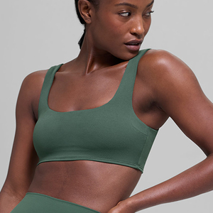 Soutien-gorge de sport vert uni à col carré pour femme, maintien moyen, sans coutures, idéal pour le yoga et l'entraînement - Product Image 5