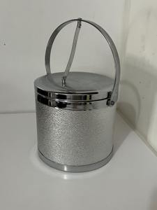 Seau à glace élégant et de qualité supérieure avec pinces pour bars à domicile, clubs, hôtels, restaurants, fêtes, refroidissement de cocktails et réceptions - Product Image 6