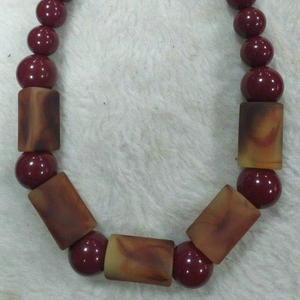 สร้อยคอลูกปัดเรซิ่นเลียนแบบวินเทจทำมือ สีสันสดใส ดีไซน์น้ำหนักเบา เครื่องประดับโดดเด่นหรูหรา สำหรับทุกเพศ เหมาะสำหรับงานปาร์ตี้ - Product Image 1