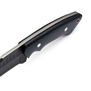 Cuchillo táctico de hoja fija con filo dentado y mango negro, de espiga completa, para uso exterior y desollado, venta al por mayor EE. UU. Europa - Product Image 3