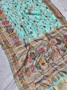 Sari de seda pashmina suave con borde de tejido Zari elaborado y blusa con estampado Butti. - Product Image 5