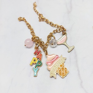 Bracelet à breloques avec breloques et perles en forme de cône de crème glacée joyeux et de cocktail – Idéal pour le quotidien et les célébrations - Product Image 6