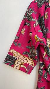 Bata de Baño Unisex de Algodón con Tejido Waffle, Estilo Kimono, con Estampado Floral - Product Image 6