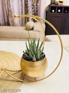 Juego de Soportes Modernos para Plantas de Metal Negro, para Interiores y Exteriores, Minimalistas, Porta Macetas Geométricos Altos, Elevados, de Alambre - Product Image 4
