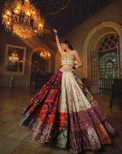 Lehenga Choli imprimé multicolore de créateur avec dupatta pour femmes |   Vêtements ethniques traditionnels |   Navratri Garba Chaniya Choli - Product Image 2