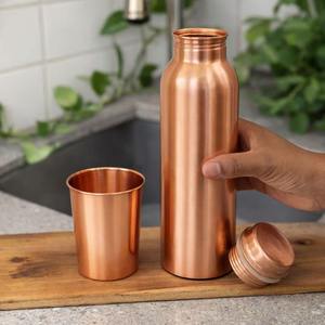 Bouteille d'eau en cuivre réutilisable pour un stockage sain de l'eau, bouteille en métal anti-fuite pour la maison, le bureau, la salle de sport, les voyages et l'usage quotidien - Product Image 6