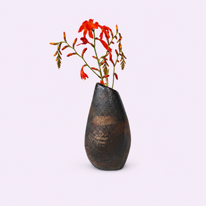 Vase à fleurs moderne minimaliste en céramique Raku faite à la main, écologique, pour décoration de table, mariage, anniversaire et décoration intérieure - Product Image 1
