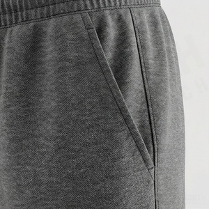 Shorts de sport personnalisés de haute qualité en coton French Terry avec poches, pour hommes, longueur genou, pour la gym et l'entraînement - Product Image 5