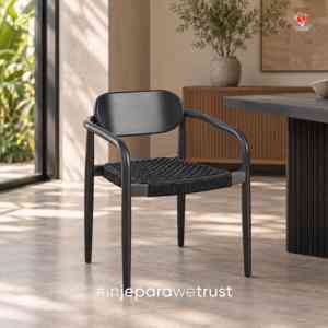 Fauteuil de salle à manger d'extérieur moderne avec assise en corde tressée, chaise en bois massif noir pour restaurant, hôtel, villa, mobilier de patio - Product Image 1