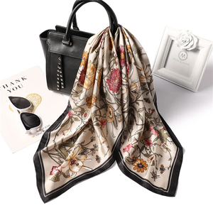 Nouveaux Foulards Imprimés de Luxe pour Femmes, Écharpes en Soie, Décorations Florales Printemps-Été, Petites Cravates, Bandeaux, Sacs – Vente en Gros - Product Image 4