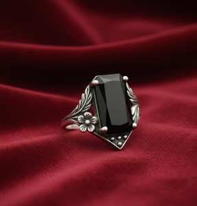 Bague vintage en onyx noir à motif floral, argent sterling 925, bijou unique inspiré de la nature, cadeau pour femme - Product Image 3