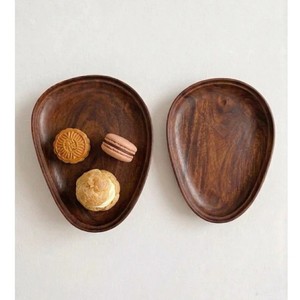 Assiette à dessert en bois jetable, faite à la main, durable, forme irrégulière, design minimaliste, en bois de hêtre naturel massif, poli - Product Image 2