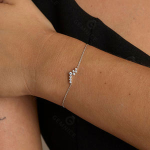 สร้อยข้อมือเงินแท้ 925 ชุบทอง ดีไซน์รูปดาวประดับเพชรแล็บ AMBER JEWELS T-3568 รับรองโดย IGI เหมาะสำหรับใส่ทุกวัน ทันสมัย - Product Image 1