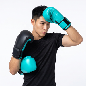 Guantes de Boxeo de Entrenamiento de Muay Thai de Cuero Artificial Personalizados de la Marca ZY, Sin Mitones, 24 oz, Peso Universal, con Cierre de Gancho y Bucle - Product Image 4