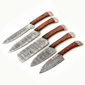 Ensemble de couteaux de chef en acier Damas avec étui en cuir, collection élégante de couteaux de cuisine pour la préparation culinaire et les cadeaux - Product Image 1