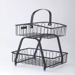 Cestas de frutas de metal con revestimiento negro complementan los electrodomésticos de acero inoxidable para un diseño de cocina coordinado. - Product Image 4