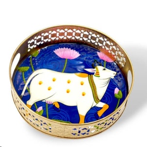 Ensemble de plateaux de service ronds en métal faits à la main, décoratifs, style bohème, peints à la main, motif vache orange et palmier - Product Image 4