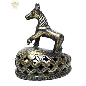 Escultura de ídolo de caballo de latón artesanal, mesa decorativa, pieza de exhibición hecha en India - Product Image 3