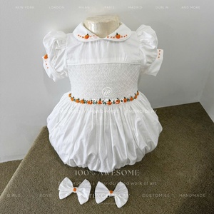 Mitexco Combinaison à volants pour bébé fille, brodée à la main, avec broderie citrouille, col Peter Pan, collection automne boutique - Product Image 3