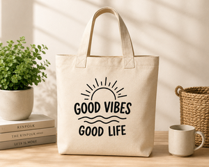 กระเป๋าผ้าแคนวาส Good Vibes Good Life สีเบจ หูหิ้วด้านบน ปิดแบบปรับแต่งได้ พับเก็บได้ ลายพิมพ์ดวงอาทิตย์และคลื่น สำหรับช้อปปิ้งและเดินทาง - Product Image 6