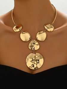 Collier de luxe fait main, collier statement, collier de créateur, collier élégant avec pendentif, bijou artistique - Product Image 2