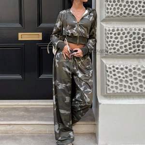 Ensembles de survêtements athlétiques pour femmes, style streetwear imprimé délavé à l'acide, 100 % coton, personnalisables, vente en gros directe usine - Product Image 3