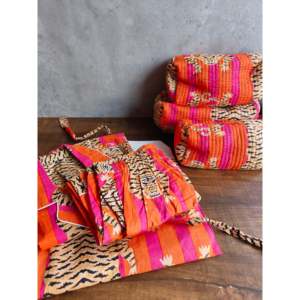 Conjunto de Pijama Tiger Snooze para Mujer, Ropa de Dormir Premium para Comodidad y Estilo - Product Image 3