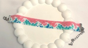 Pulsera de cuentas hecha a mano con patrón rosa, azul y verde, regalo de joyería exquisito y moderno - Product Image 4
