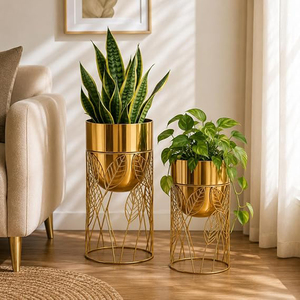 Macetas metálicas doradas Raaga con soporte, paquete de 2 macetas grandes y pequeñas para la sala de estar - Product Image 4