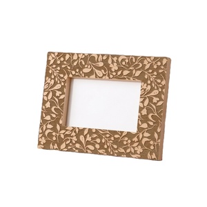 Cadre photo en bois gravé motif floral, cadre photo en bois sculpté vintage pour présentation sur table, décoration bohème pour la maison, cadeau, vente en gros - Product Image 1