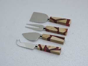 Ensemble d'ustensiles à fromage en acier inoxydable 4 pièces avec manche en bois et résine, écologique, antidérapant, léger, sans danger pour les aliments, lavage à la main uniquement - Product Image 1