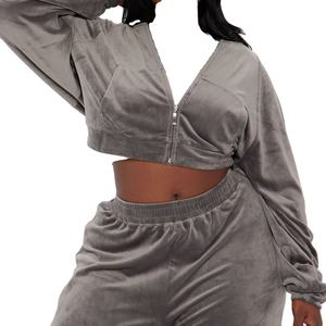 Ensemble de survêtement en velours personnalisé pour femme : sweat à capuche zippé et pantalon de jogging en velours - Product Image 6