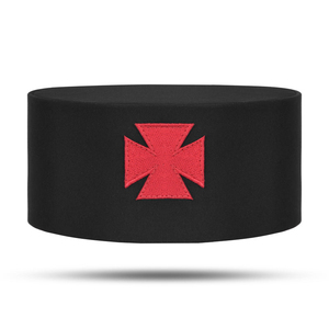 Gorra Masónica Negra con Cruz Bordada en Rojo, Diadema Ajustable, Sombrero Formal Unisex - Product Image 1