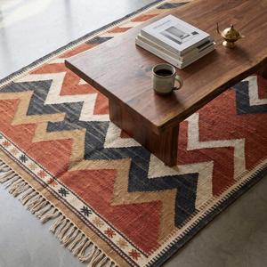Alfombra de lana de pelo corto tejida a mano de alta demanda - Color terracota sólido, antideslizante, con base de lona de algodón y flecos - Product Image 2