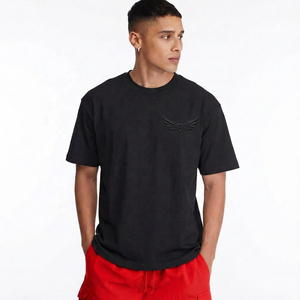 Camiseta Negra de Manga Corta para Hombre con Logotipo de Ala en Relieve, Corte Regular, Cuello Redondo, Informal, de Algodón - Product Image 3