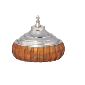 Olla caliente moderna de acero inoxidable con base de madera y tapa dorada martillada para servir comida en el hogar, hotel, restaurante, bodas y fiestas. - Product Image 5