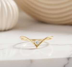 Anillo de Boda Minimalista en Forma de V con Corte Redondo de Moissanita, Anillo Curvo de Plata 925 Original con Baño de Oro para Mujer, Joyería de Boda - Product Image 6