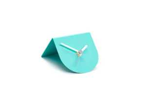 Reloj de Escritorio Triangular Minimalista de Madera, Reloj de Mesa de Madera Maciza, Reloj Analógico de Cuarzo Silencioso, Decoración de Oficina y Mesita de Noche - Product Image 4