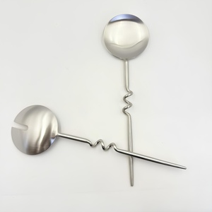 Juego de utensilios para ensalada de acero inoxidable con mango retorcido, aptos para lavavajillas, herramientas metálicas para servir ensaladas - Product Image 1