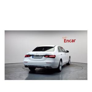 Mercedes-Benz Classe E E250 Exclusive Modèle Mai 2023 18 587 km Norme d'émission Euro V Boîte de vitesses automatique Sièges en cuir Gauche - Product Image 4