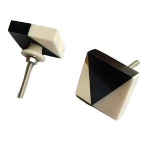 Oferta Especial: Tiradores y Perillas de Madera y Resina con Diseño de Pez Dorado para Armarios de Cocina y Cajones, a Precio Económico - Product Image 1