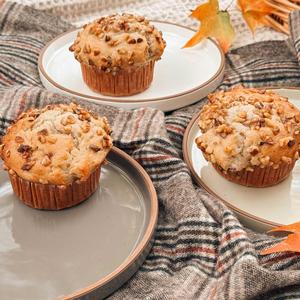 Assiette à dessert en céramique compacte de 8 pouces, finition brillante élégante et discrète, design empilable pour gagner de la place, idéale pour les pâtisseries et les friandises - Product Image 3