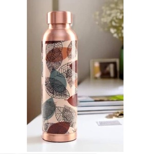 Nouvelle arrivée : Bouteille en cuivre imprimée avec autocollant émaillé, pour la cuisine, le stockage de l'eau et les bienfaits ayurvédiques pour la santé. - Product Image 2