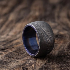 Bague en acier Damas faite à la main, motif élégant, bijou confortable à porter au quotidien pour homme - Product Image 1
