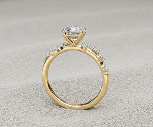 Bague de fiançailles en diamant de laboratoire, diamant central taille ronde avec pierres latérales en feuille de marquise, or 14 carats, fabricant de bagues de mariée - Product Image 3