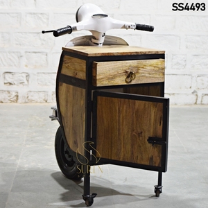 Meuble de rangement vintage pour scooter, avec finition bois et structure métallique, meuble de rangement roulant, buffet d'appoint pour salon ou bar - Product Image 2