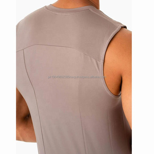 Débardeurs de compression pour hommes en polyester et élasthanne personnalisés, débardeurs de musculation simples, débardeurs de fitness souples et extensibles - Product Image 4